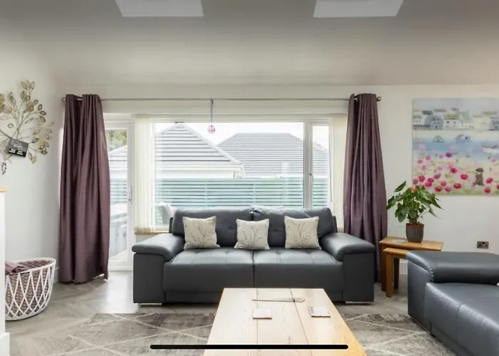 Luxury Bungalow With Hot Tub In New Quay