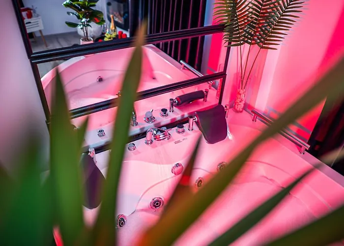 Apartment De Lux Craiova Jacuzzi Pat Rotund Semineu Zona Ford