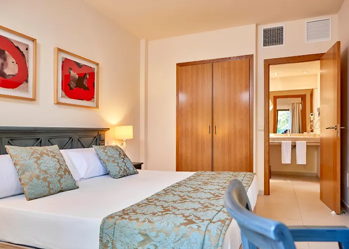 Aparthotel Zafiro Cala Mesquida
