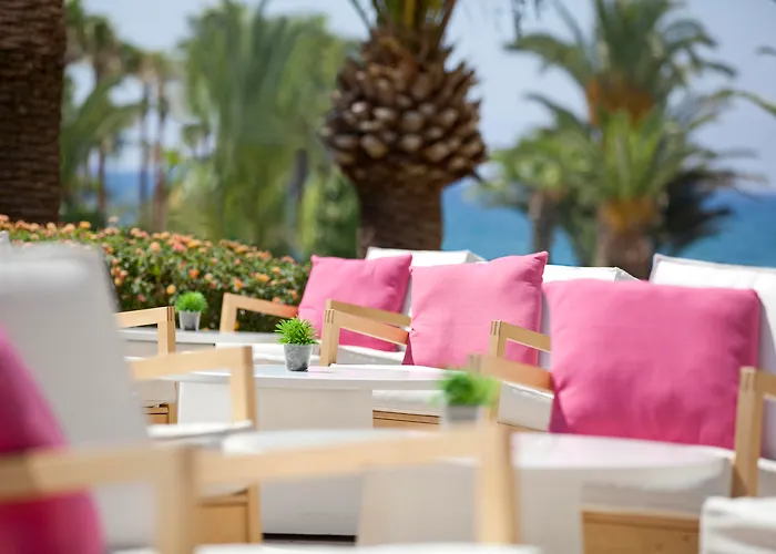 Sandy Beach Hotel & Spa - Ex Sentido Larnaka