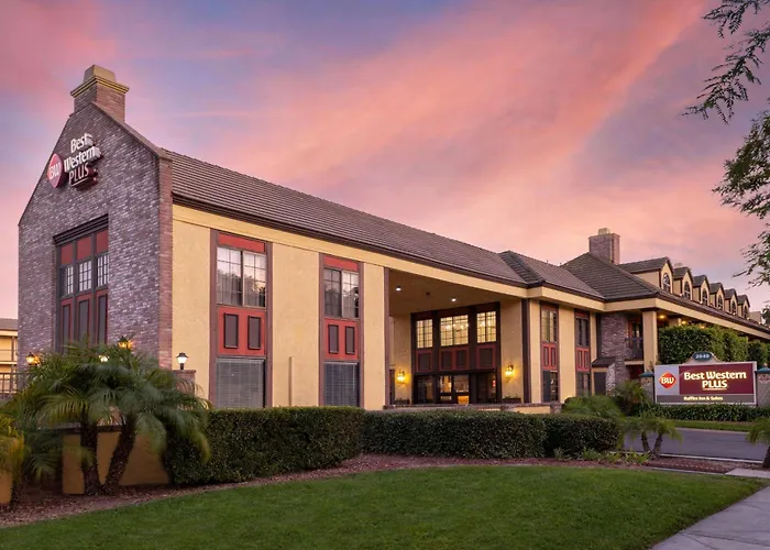 Best Western Plus Raffles Inn&Suites Anaheim