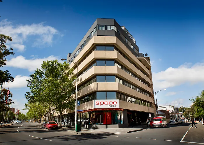 Space Hotel Melbourne City