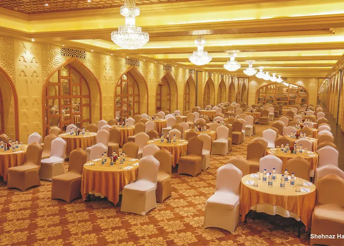 Hotel Clarks Shiraz Agra 