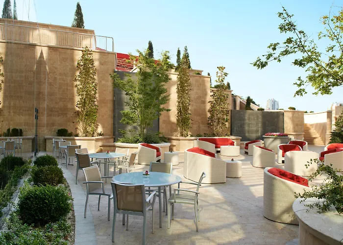 Hotel Fairmont Baku, Flame Towers
