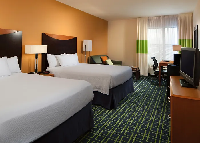 Fairfield Inn Suites By Marriott Orlando At Seaworld Williamsburg