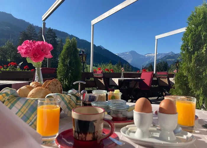 Hotel Alpenrose Mit Gourmet-Restaurant Azalee Gstaad
