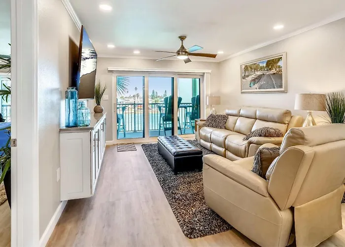 Villa Land's End 3-303 Bay Front - Premier St. Pete Beach