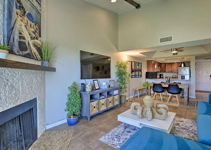 Golf Course, Mountain Views: Scottsdale Condo!