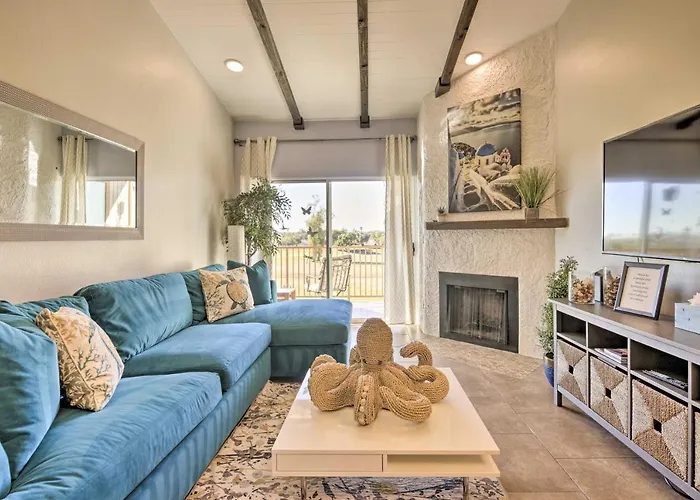 Golf Course, Mountain Views: Scottsdale Condo!
