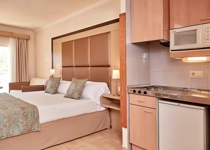 Aparthotel Zafiro Cala Mesquida