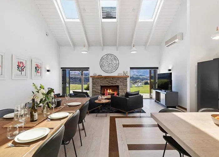 Tucker Beach Haven With Spa Queenstown