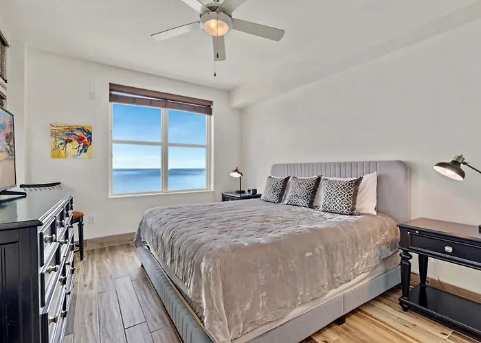 Aqua Resort! Beachfront, 3 Bedroom Condo! 2 Bedrooms Beach Front! Sleeps 7! Free Beach Chairs By Dolce Vita Getaways Pcb Panama Stadt