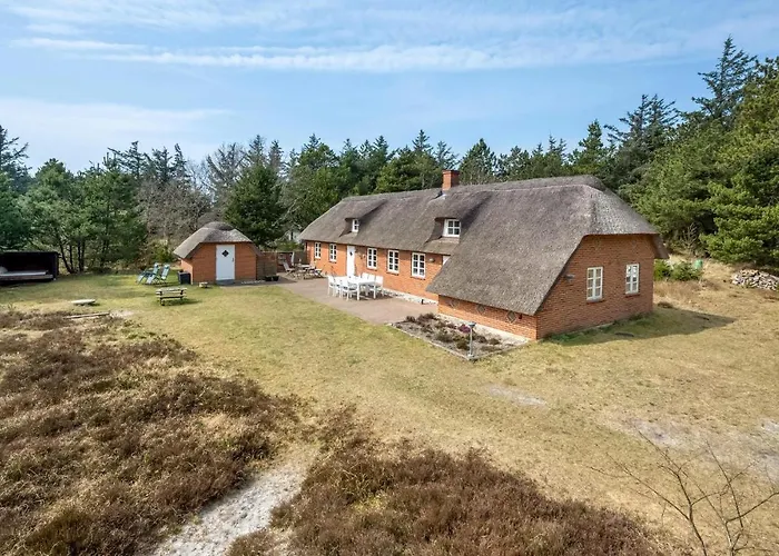 4 Bedroom Nice Home In Ulfborg