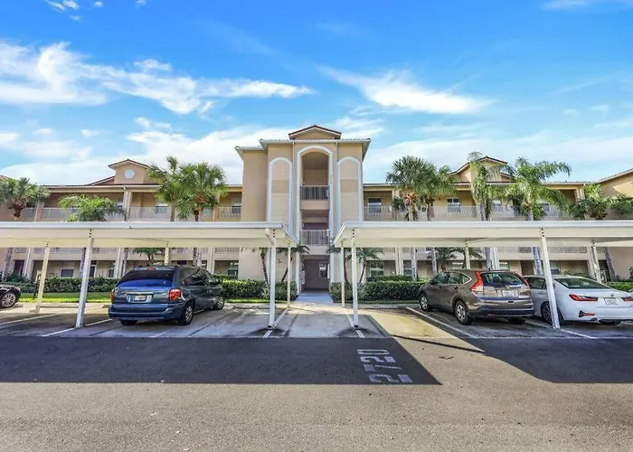 Beautiful 2 Bedroom Condo W/ Golf Membership Included North North Naples