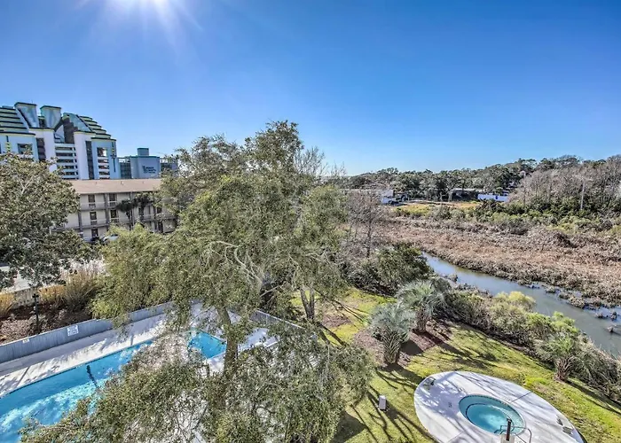 Pool Access Family-Friendly Myrtle Beach Condo