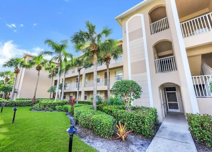 Beautiful 2 Bedroom Condo W/ Golf Membership Included North North Naples