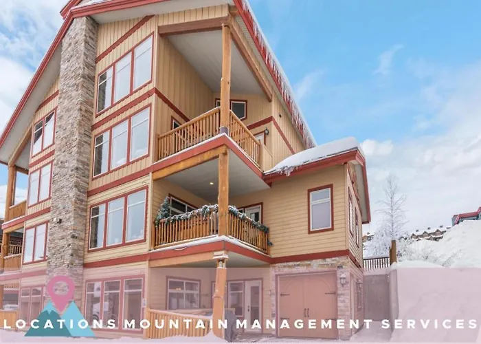 I Spy - Cozy Pet Friendly, Ski In Ski Out Condo With Private Hot Tub Big White