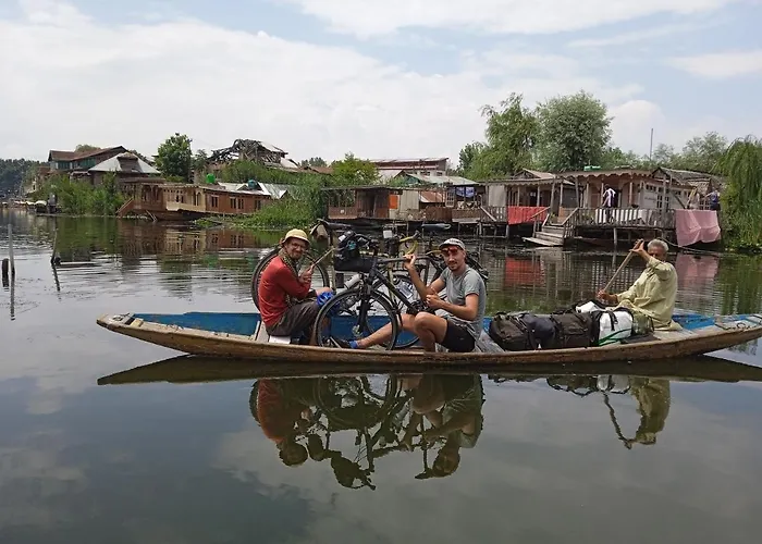 Hotel Houseboat Pride Of India Srīnagar