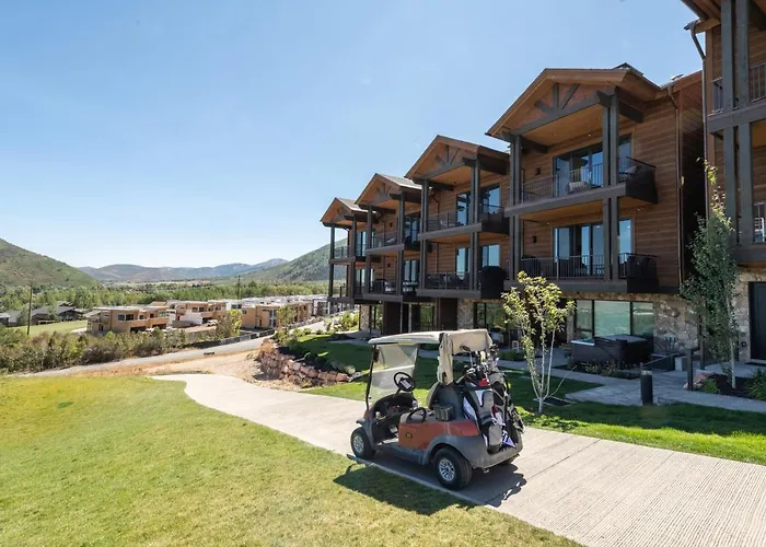 Walk To Skiing Exceptional Juniper Landing 4 Br+Den Private Hot Tub Panoramic Golf Course Views Pool Park Stadt