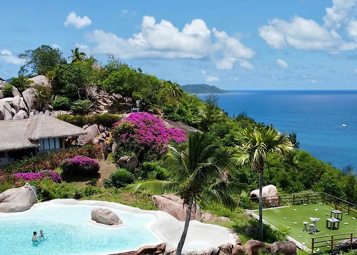 Chateau De Feuilles & Spa - Praslin Island Baie Sainte Anne