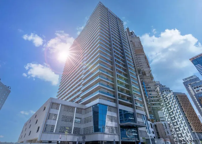 Spacious Apartment With Balcony Near Dubai Mall