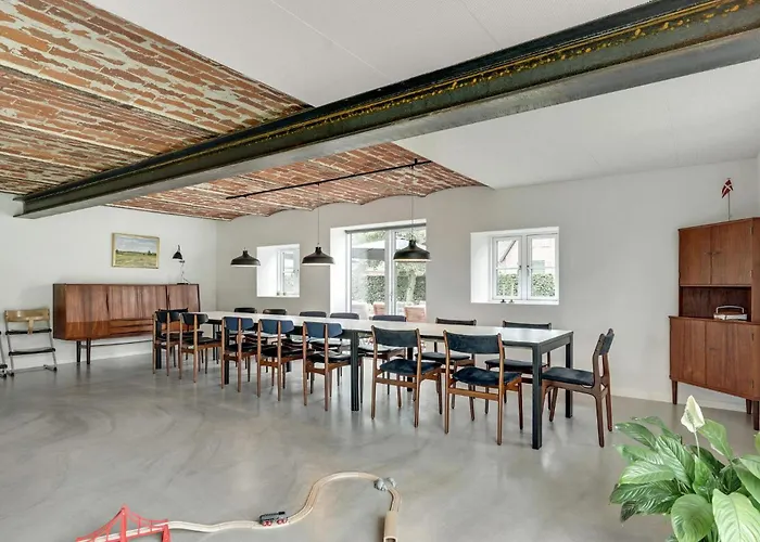 7 Bedroom Stunning Apartment In Varde