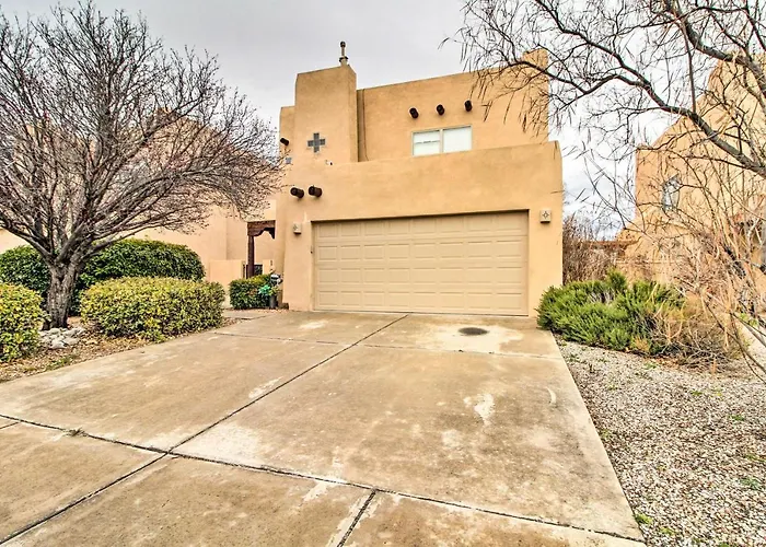 Albuquerque Vacation Home Rental With Hot Tub!