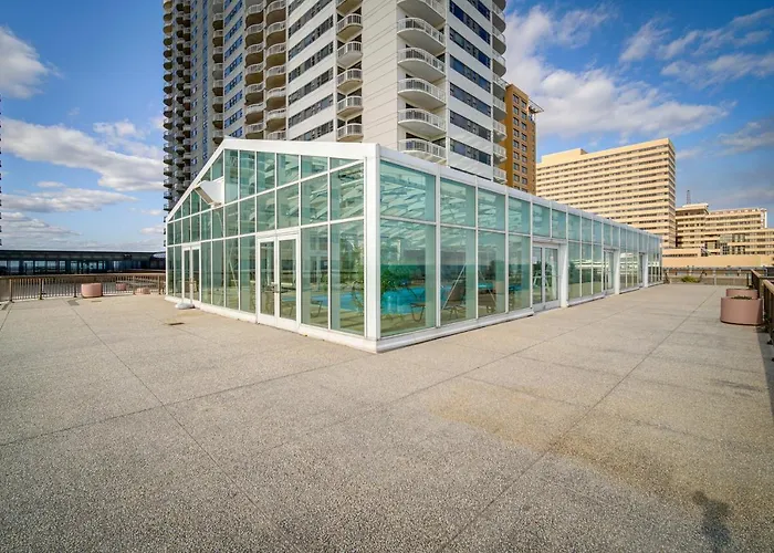 Atlantic City Condo With Community Pool!