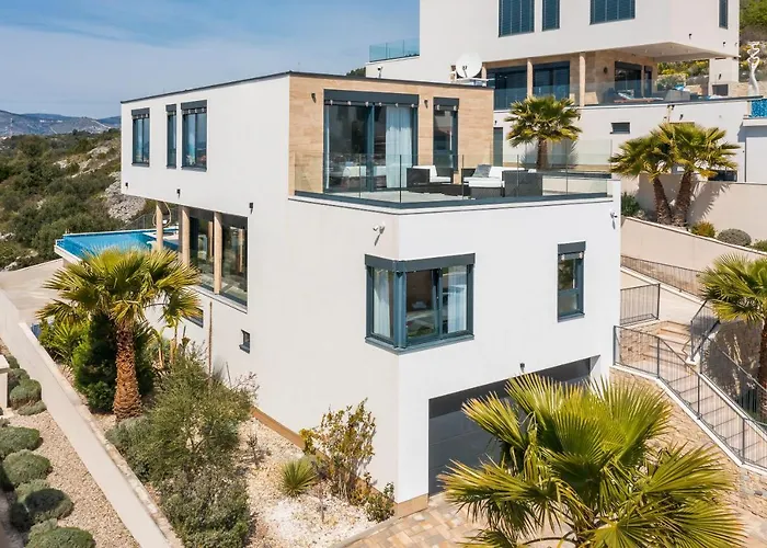 Luxury Villa Black Pearl With Pool Trogir