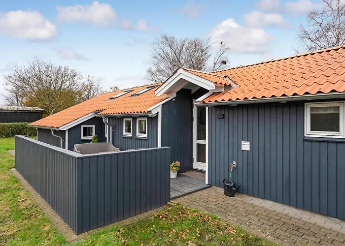 Lovely Home In Hadsund With Wifi