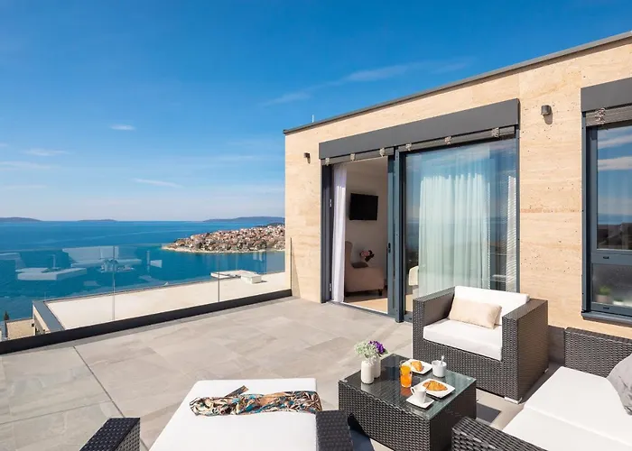 Luxury Villa Black Pearl With Pool Trogir