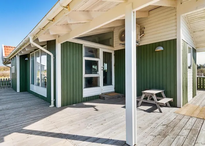 Lovely, Authentic Holiday Home 350 Meters From The Beach Løkken
