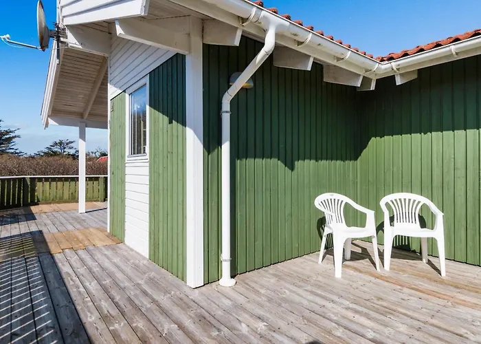 Lovely, Authentic Holiday Home 350 Meters From The Beach Løkken