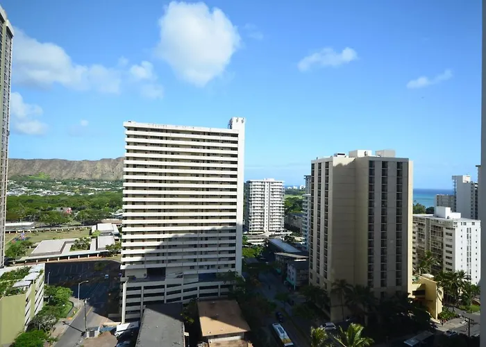 Waikiki Banyan 1909 Amazing Views And Just Steps To The Beach Honolulu
