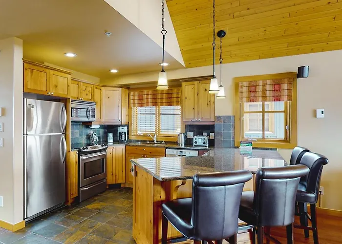 Woodcutter Cabin 16 Big White