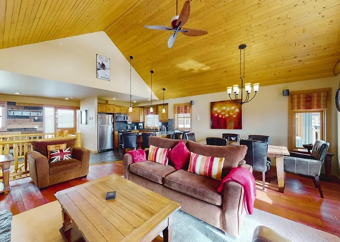 Woodcutter Cabin 16 Big White