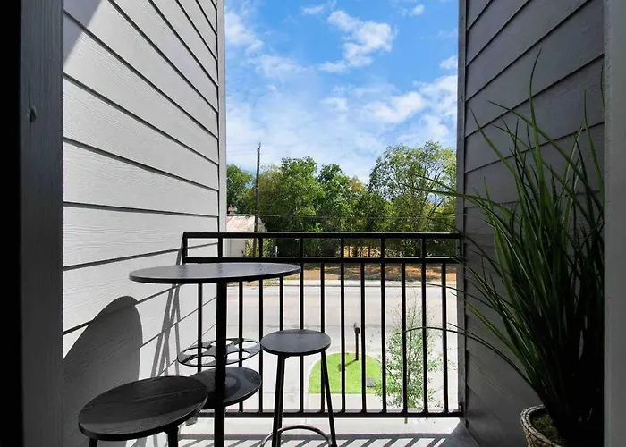 Villa Mini Golf - With Hot Tub- Mins To Downtown Nightlife Houston