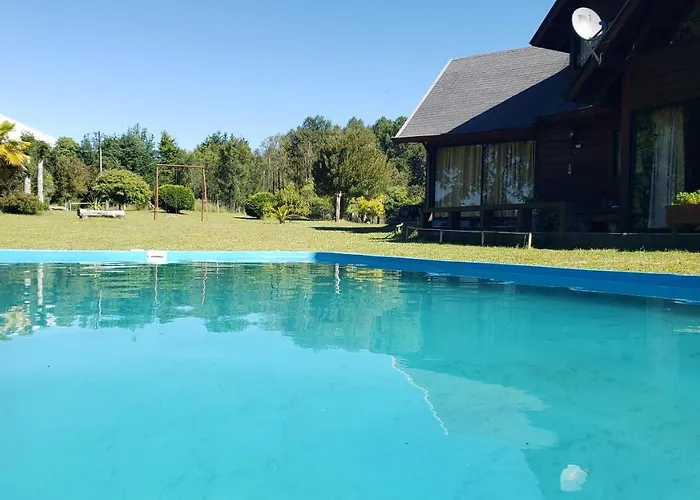 Casa Parque Los Arrayanes & Piscina Pucón