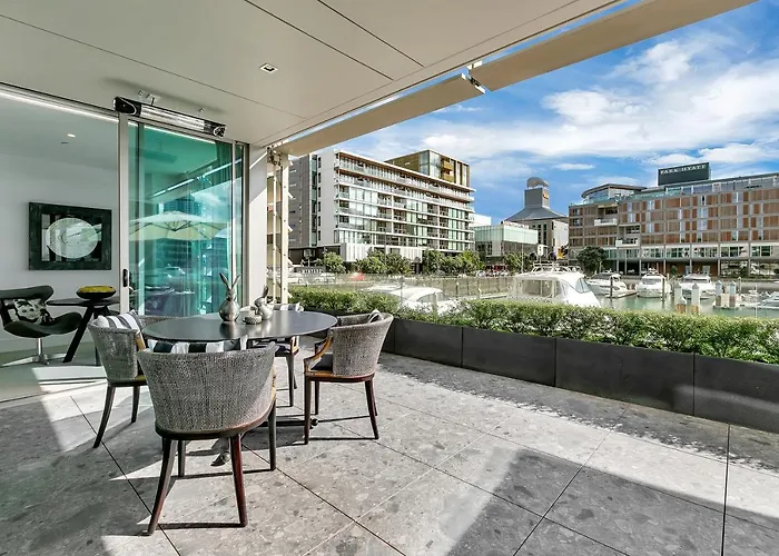 Qv Stays Waterfront Glamour Auckland