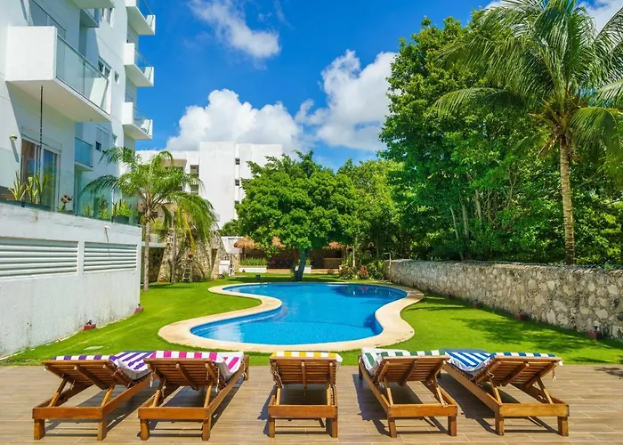 Penthouse With Private Jacuzzi - Three Bedroom Cancún
