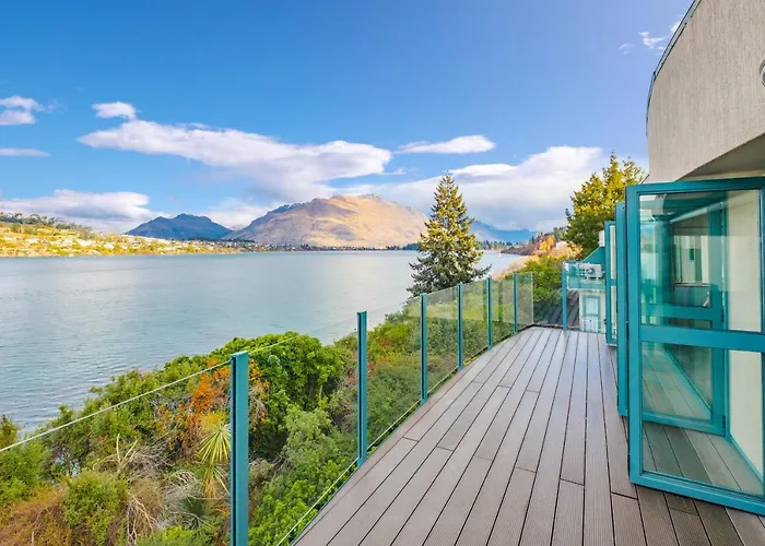 Huge Lakefront Delight Queenstown