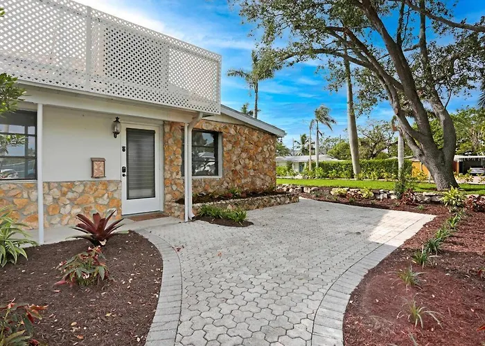 Lake Park Cottage North North Naples