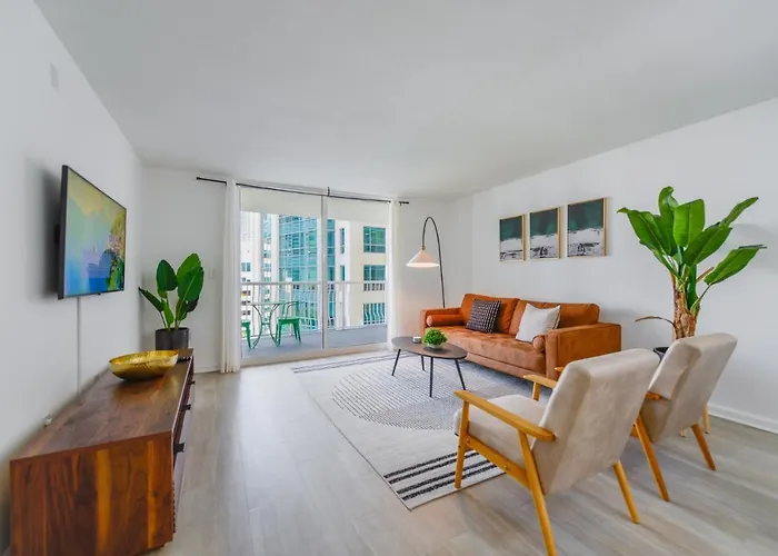 Condo With Panoramic City Views In Brickell Miami