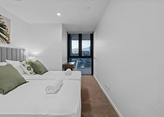 The Riverview - Brand New Modern 2Br With King Bed, Parking & Pool Gold Coast
