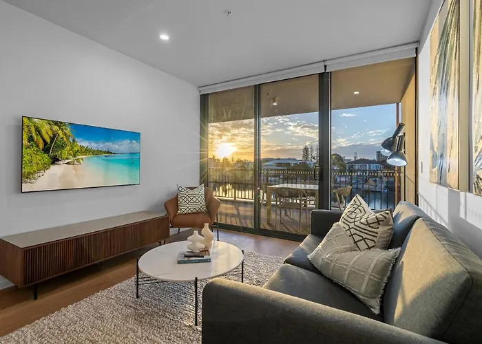 The Riverview - Brand New Modern 2Br With King Bed, Parking & Pool Gold Coast