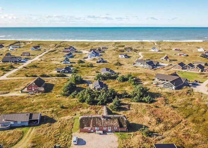 Cozy Thatched Cottage With Pool By The Sea - Sj450 Harboør