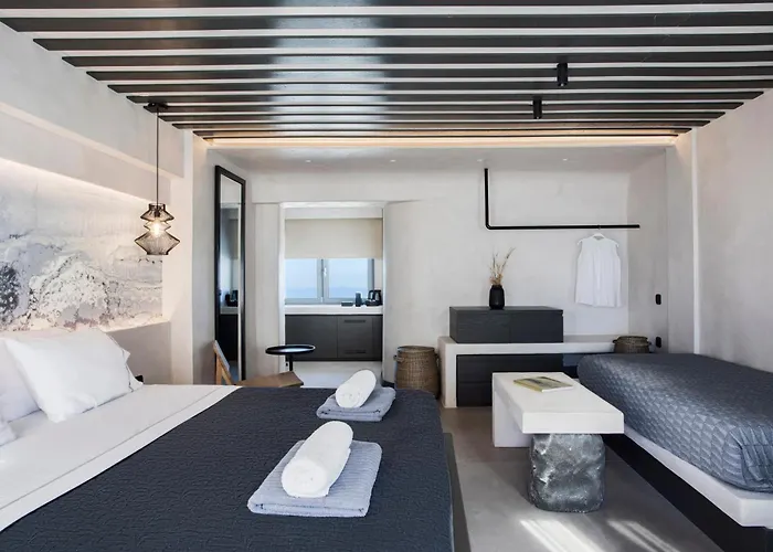 Armonoia Suites Santorini