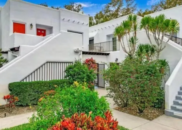 Naples Luxury Condo, Pool, Tennis, Minutes From The Beach
