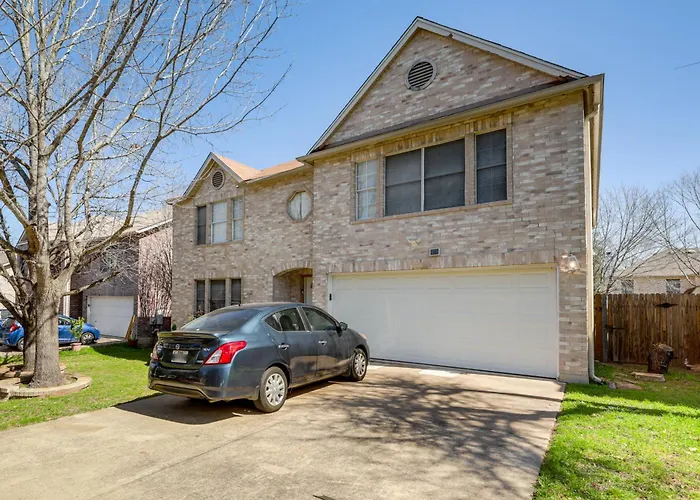 Austin Home With Deck - 9 Mi To Zilker Park!