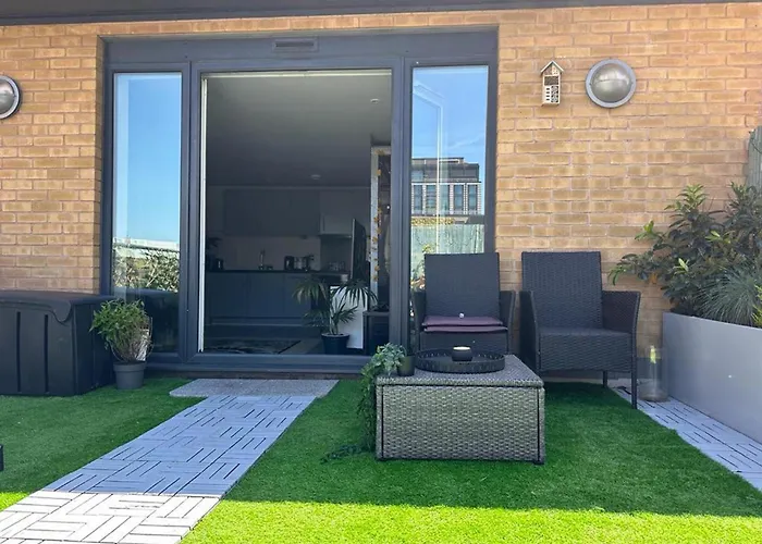 Ferienwohnung 1 Bed Penthouse - Hot Tub - Roof Terrace - Parking Birmingham